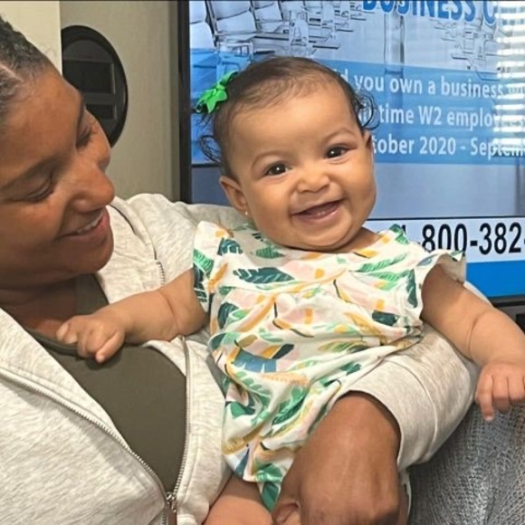 Meet your Posher, Dana - Picture 1 of 1